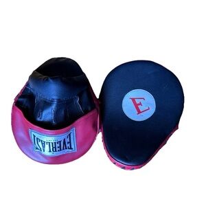 Everlast Black and Red Training Mitts in great condition